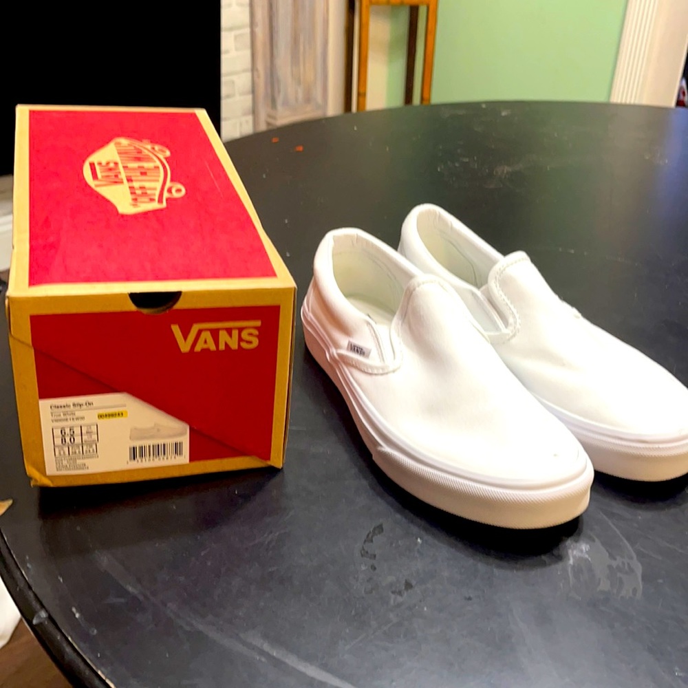 Vans slip on white